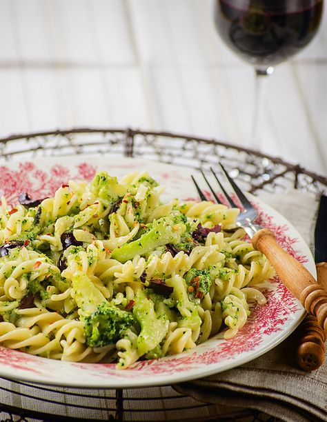 Pasta e Broccoli Sicilian style Pasta E Broccoli, Sicilian Pasta, Sicilian Style, Broccoli Pasta, Sicilian Recipes, Tasty Pasta, Pasta Noodles, Italian Dishes, Main Meals