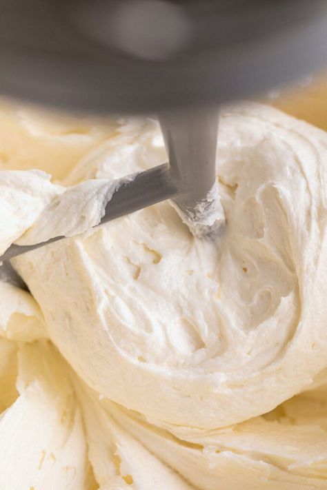 Almond Buttercream Frosting Recipe, Lemon Frosting Recipes, Almond Buttercream Frosting, American Buttercream Frosting, Cookies And Cream Frosting, Ermine Frosting, Almond Buttercream, Lemon Buttercream Frosting, Buttercream Frosting Cake