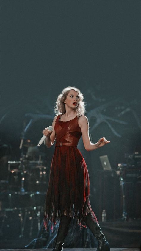 speak now tour + haunted + red dress + wallpapers + lockscreens Speak Now Tour Wallpaper, Taylor Swift Haunted Dress, Haunted Speak Now Tour, Taylor Swift Haunted, Speak Now Wallpaper, Taylor Swift Wallpapers, Speak Now Tour, Noodle Hair, Notebook Aesthetic