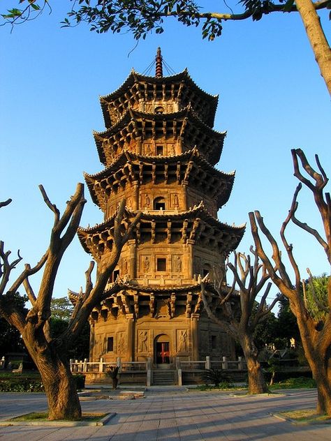 Quanzhou China, Chinese Courtyard, Chinese Pagoda, Ancient Chinese Architecture, China Architecture, Magic Places, Art Chinois, Asian Architecture, Room Garden