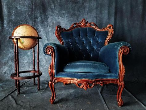 Rococo Armchair, Victorian Home Ideas, Sofa Reupholstered, Victorian Armchair, Closet Furniture, Royal Chair, Louis Chairs, House Elements, Home Decor Blue