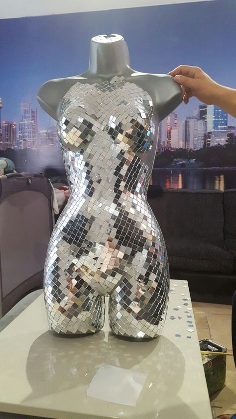 Mirror Tile Art, Mirror Mannequin, Manequin Ideas Decor, Diy Disco Ball, Mannequin Decor, Disco Decorations, Mannequin Art, Her Office, Funky Home Decor