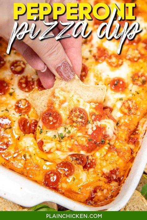 March Madness Party Food, Pizza Dips, March Madness Party, Pizza Dip Recipes, Tailgating Food, Baguette Slices, Healthy Low Carb Snacks, Pizza Dip, Wheat Belly