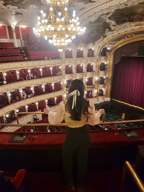 Europe, opera, outfit, old money Opera Aesthetic Outfit, Opera Outfit Ideas, Opera Outfit, Outfit Old Money, The Life I Want, Instagram Inspo, New Wardrobe, Winter Season, Old Money