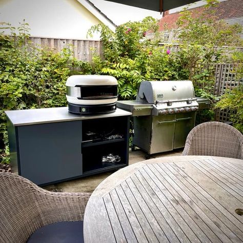 BIG4SPACE 150 pizza table for Gozney Dome. Bridgwater. – KamadoSpace Gozney Outdoor Kitchen, Gozney Pizza Oven Outdoor Kitchen, Kamado Kitchen, Gozney Pizza Oven, Gozney Dome, Kamado Table, Pizza Table, Pizza Cooking, Bbq Gazebo