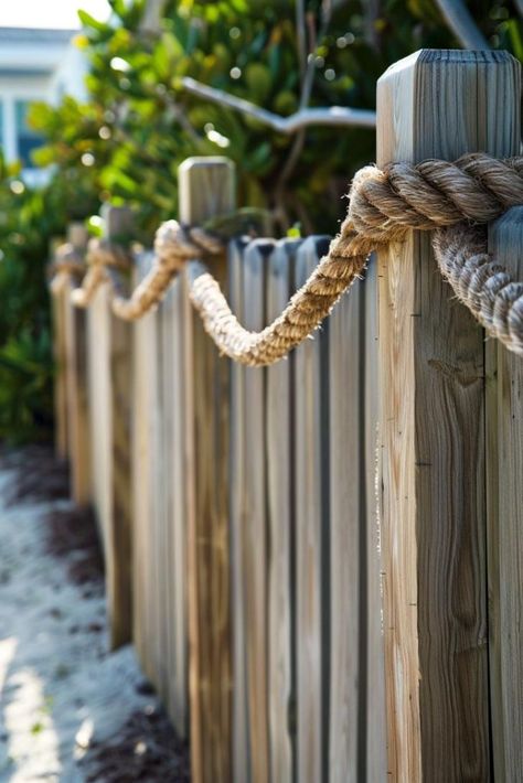 Beach House Fence Ideas, Beach Fence Ideas, Coastal Fence Ideas, Beach House Fence, Modern Privacy Fence, Modern Fences, Coastal Backyard, Beach Fence, Privacy Fence Ideas