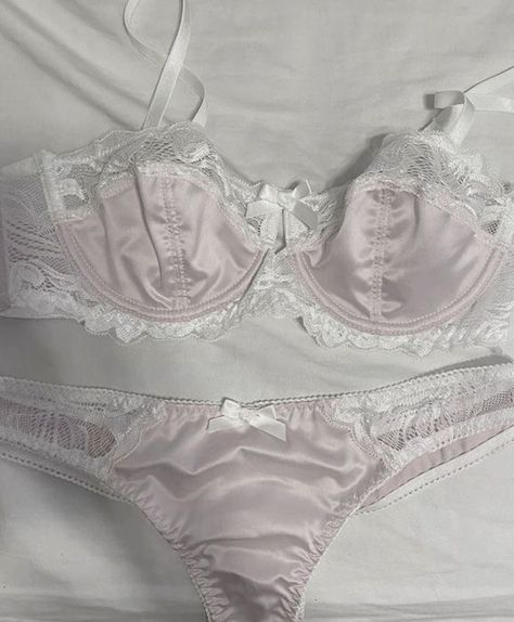 Lingerie Coquette Style, Vintage Pjs, Coquette Lingerie, Sanrio Aesthetic, Cotton Bra, Pretty Bras, Coquette Vintage, Cute Coquette, Model Fitness