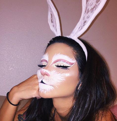 White Rabbit Makeup, Alice In Wonderland Makeup, Wonderland Makeup, Bunny Makeup, Make Up Diy, Rabbit Halloween, Fantasy Make-up, Halloweenský Makeup, Halloween Make-up Looks