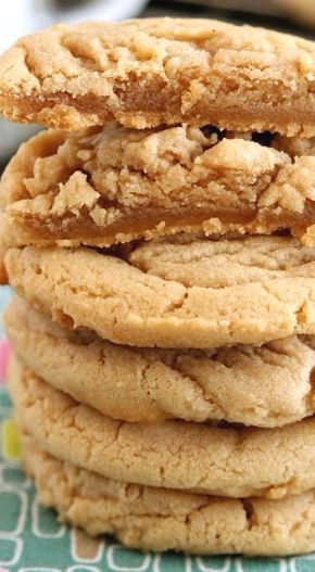 Thick and Chewy Peanut Butter Cookies. Dessert Oreo, Best Peanut Butter Cookies, Chewy Peanut Butter Cookies, Reeses Cups, Peanut Butter Cookie, Best Peanut Butter, Desserts Vegan, Butter Cookies Recipe, Peanut Butter Cookie Recipe