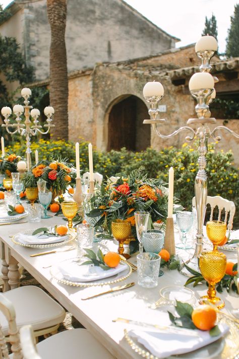 Beautiful Orange Grove Destination Wedding at Finca Biniagual, Spain - with pops of orange throughout. Creative Wedding Blogs, Wedding Inspiration and Ideas by Magpie Wedding #magpiewedding Sicilian Wedding, Orange Wedding Themes, Italian Inspired Wedding, Fruit Wedding, Citrus Wedding, Italian Theme, Mediterranean Wedding, 21 Diner, Wedding Spain