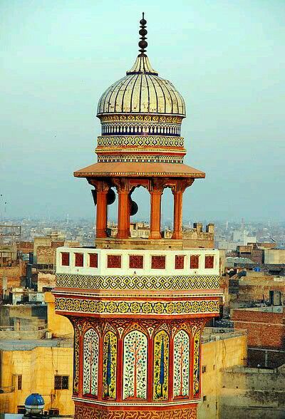 Masjid Wazir Khan, Wazir Khan Mosque, Pakistan Places, Pakistan Art, Weather In India, Pakistan Culture, Pakistani Culture, Pakistan Travel, Mosque Architecture