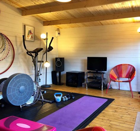 She Shed Gym, Workout Shed, Shed Gym Ideas, Shed Home Office Ideas, Shed Gym, Guest House Shed, She Shed Ideas, Pool House Shed, Backyard Play Spaces