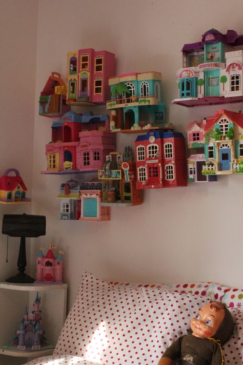 Doll House On Wall, Doll House Wall Decor, Sweet Streets Toys, Doll House Wall, Toy Collection Room, Vintage Playroom, Street Decoration, Childrens Bedroom Decor, Small Couch