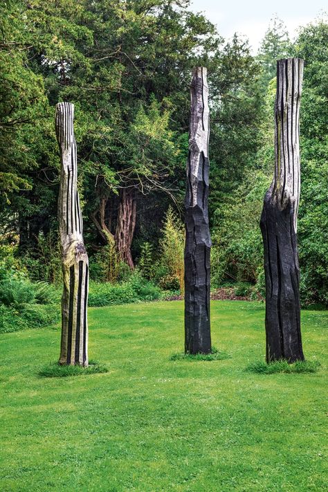 Tree Trunk Painting, Garden Totem, Cedar Garden, Garden Totems, Yard Sculptures, Ancient Stone, Castle Garden, Garden Elements, Tree Sculpture