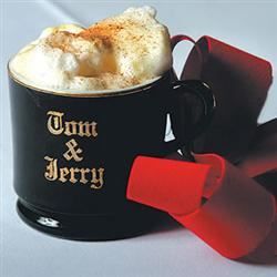 Tom and Jerry Mix Tom And Jerry Drink, Tom And Jerry Batter, Warm Winter Drinks, Batter Recipe, Winter Treats, Eggnog Recipe, Rum Drinks, Star Food, Tom Jerry