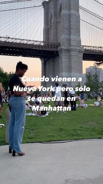 Nueva York Momentos on Instagram: "Si, la mayoría de lugares turísticos están en Manhattan y no me mal entiendan, yo soy una enamorada de la ciudad y la mayoría de mi tiempo lo paso allí, pero vale mucho la pena visitar Brooklyn, Queens, Bronx e inclusive Staten Island, todo depende del tiempo que tengan, la estación en que viajen y cuáles sean sus prioridades al llegar a Nueva York. - Si me preguntan a mi, pondría al menos en consideración algunos de estos, en la lista del viaje. (Para turistas George Washington Bridge Nyc, Nyc Brooklyn Bridge, New York City Brooklyn Bridge, Walking The Brooklyn Bridge, Nyc Brooklyn Bridge Night, Yankee Stadium, Long Island, Bronx, Manhattan