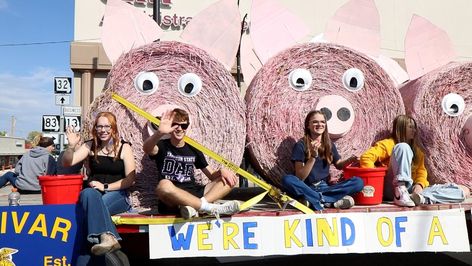 Christmas Parade Floats, Parade Float, Christmas Parade, Ffa, Float, Homecoming, Christmas