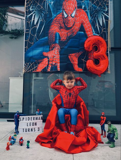 Spiderman Birthday Picture Ideas, Spiderman Theme Photoshoot, Spiderman Photoshoot Ideas, Spiderman Birthday Photoshoot, Spiderman Photoshoot Kids, Spider Man Photo Shoot, Spider Man 3rd Birthday Party, Spider Man Themed Birthday Party, Spiderman Photoshoot