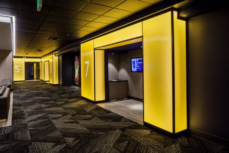 Cinema Entrance Design, Room Entrance Ideas, Cinema Ideas, Cinema Idea, Gym Design Interior, Home Theater Room Design, Theater Room Design, Cinema Design, Theatre Interior