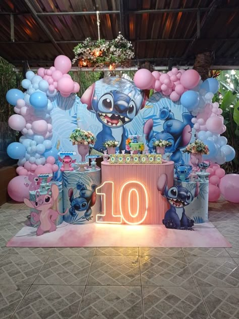 Lilo And Stitch Birthday Party Decorations Ideas, Stitch Balloon Arch, Stitch Disney Birthday, Stitch Decorations Party, Lilo And Stitch Party Ideas, Lilo Y Stitch Cumpleaños, Lilo And Stitch Birthday Party Ideas, Cumple De Stitch Ideas, Stitch And Angel Birthday Party