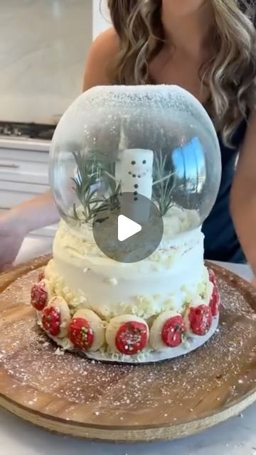 The Daily Nelly on Instagram: "Snowglobe grocery store cake! #cake #snowglobecake #baking #dessert #christmas #cakedecorating" Snow Globe Cake Topper, Snow Globe Christmas Cake, Snowglobe Cake, Snow Globe Cake, Grocery Store Cake, Globe Cake, Dessert Christmas, Christmas Wonderland, Cake Cake