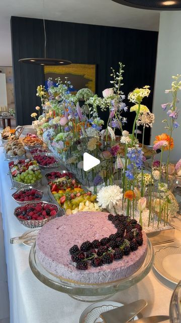 11K likes, 63 comments - fresaeventos a March 5, 2024: "Brunch delicioso com @buffetrinzler @dfilipa.". Beautiful Buffet Displays, Buffet Food Presentation, Luxury Brunch Buffet, Contential Breakfast Buffet, Tropical Buffet, Resort Breakfast Buffet, Party Prep, March 5, Buffet Food