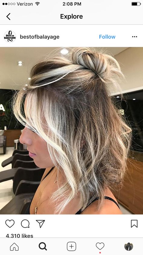 I love this cut!! Makes me want short hair back Money Piece With Front Bangs, Money Piece Hair Up Do, Money Piece Wedding Hair, Blonde Lob Money Piece, Ombre With Money Piece Short Hair, Blonde Hair Color With Money Piece, Color Melt With Bangs, Money Piece Platinum Blonde, Front Money Piece Hair Blonde