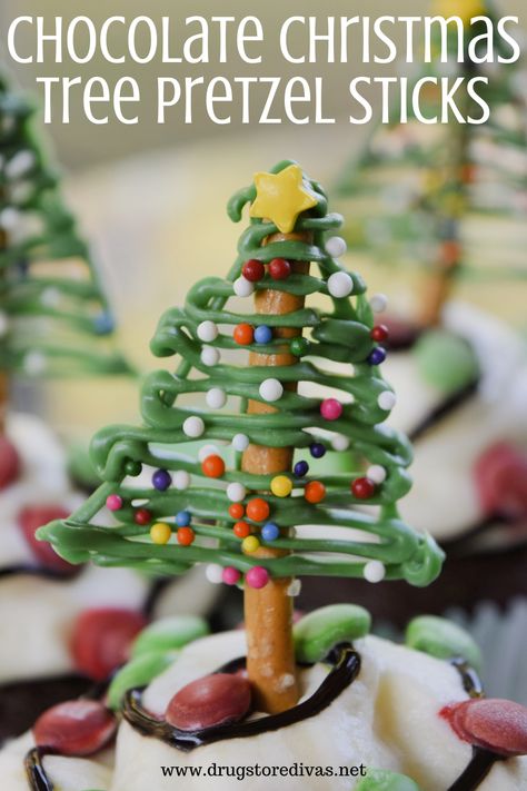 Pretzel Stick Christmas Trees, Christmas Tree Pretzels Sticks, Christmas Tree Pretzel Sticks, Chocolate Dipped Pretzel Rods Christmas, Pretzel Christmas Trees Candy Melts, Christmas Tree Pretzels, Tree Pretzels, Chocolate Caramel Pretzel Bark, Christmas Treats For Kids