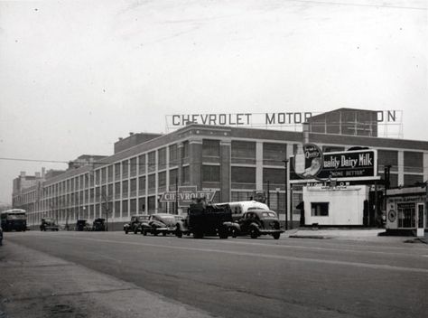 13. General Motors at 3809 Union Boulevard in St. Louis in 1946. Apartment Staging, Missouri History, Flint Michigan, Natural Bridge, Union Station, Forest Park, St Louis Missouri, St Louis Mo, History Museum