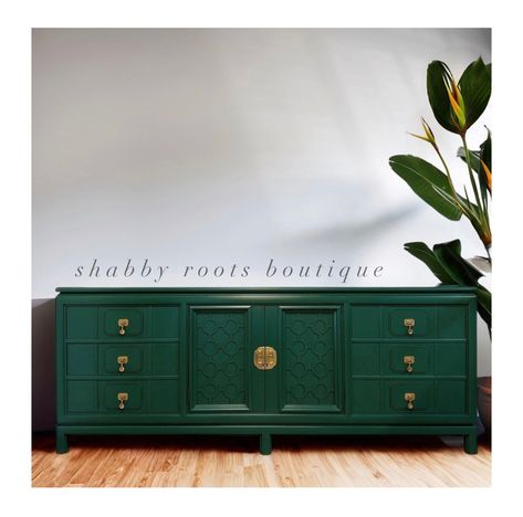 Boy Dresser, Green Dresser, Dresser Redo, Revamp Furniture, Long Dresser, Green Furniture, Chinoiserie Style, Bedroom Furniture Dresser, Vintage Mid Century Modern