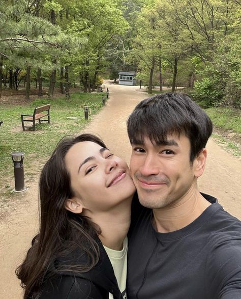 Nadech Kugimiya Talks About James Ma, Pie Rinrada, and Yaya Urassaya - Thai Update James Ma, Nadech Kugimiya, Yaya Urassaya, Urassaya Sperbund, Actor James, Handsome Actors, Cute Relationship Goals, Sweet Couple, How To Pose