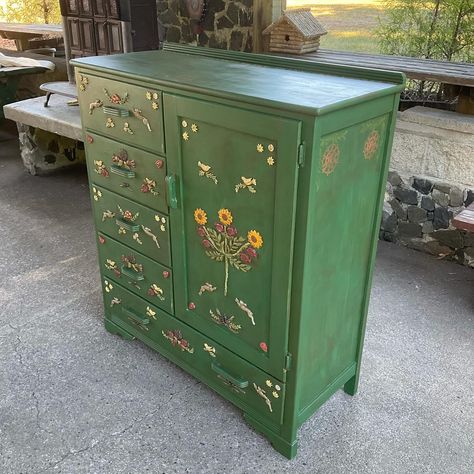 My new stand up desk in my studio is this upcycled folk art beauty that was so much fun to create. All the details and pics of the process are in my new blog post. #ticklepennycottage #cottage #cottagecore #folkart #paintedfurniture #paintedfurniturelove #upcycled #upcycle #ironorchiddesigns #iodprimitivemould #iodpennsylvaniafolk #countrychicpaint #countrychicpaintlove #ccpfireworks Fun Painted Dresser, Folk Art On Furniture, Folk Art Cabinet, Folk Art Dresser, Folk Art Furniture Painting, Folk Painted Furniture, Folk Art Painted Furniture, Cupboard Upcycle, Small White Dresser