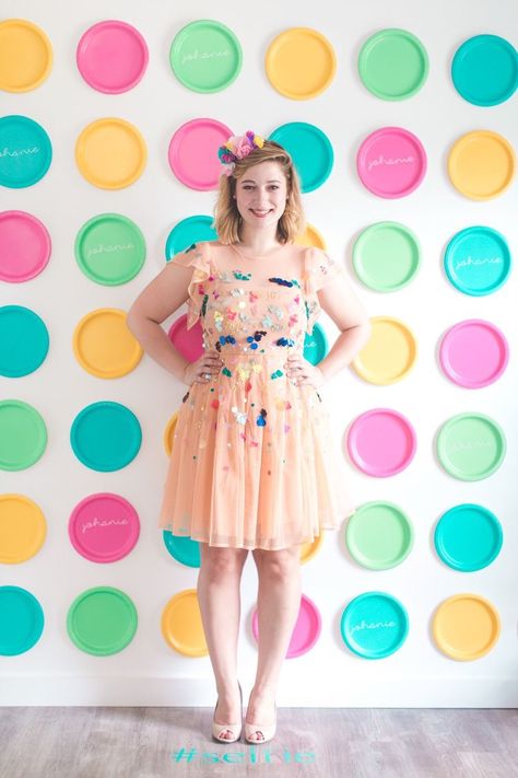 Selfie Wall, Polka Dot Party, Birthday Party Decorations Diy, Group Picture, Candy Theme, Easter Photos, Diy Party Decorations, Paper Plate, 2nd Birthday Parties