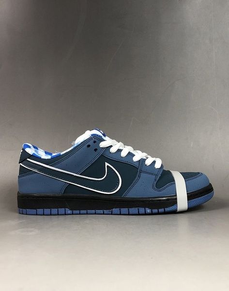 Blue Lobster Dunks, Nike Sb Lobster, Nike Lobster, Blue Bottom Shoes, Blue Lobster, Sb Dunks, Shoes Wallpaper, Pretty Shoes Sneakers, Expensive Shoes