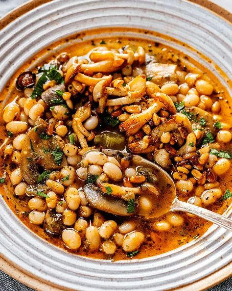 Mushroom And Beans Recipes, Lima Bean Stew, Pioppino Mushrooms Recipe, Stewed Mushrooms, Beans And Mushrooms Recipe, Mixed Bean Recipes, Mushroom Side Dishes, Magical Fruit, Lazy Dinner