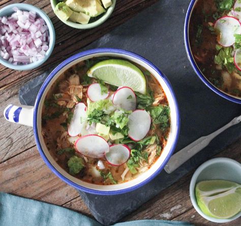 20-Minute Chicken Posole. A healthy, satisfying Mexican soup that's incredibly quick and flavorful! Perfect for a weeknight meal. Posole Recipe Chicken, Posole Soup, Chicken Posole, Chicken Pozole, Posole Recipe, Minute Chicken, Light Food, Mexican Soup, Tasty Kitchen