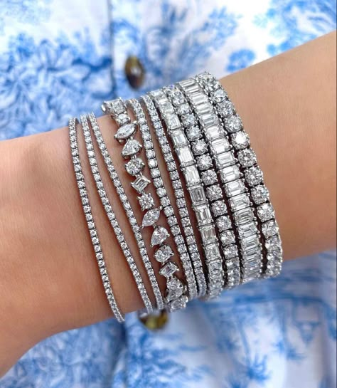 Diamond Bracelet Stack, Indian Accessories, Diamond Earrings Design, Expensive Jewelry Luxury, Rosé Instagram, Diamond Tennis Necklace, Beaded Necklace Designs, Jewelry Photoshoot, Sparkle Earrings