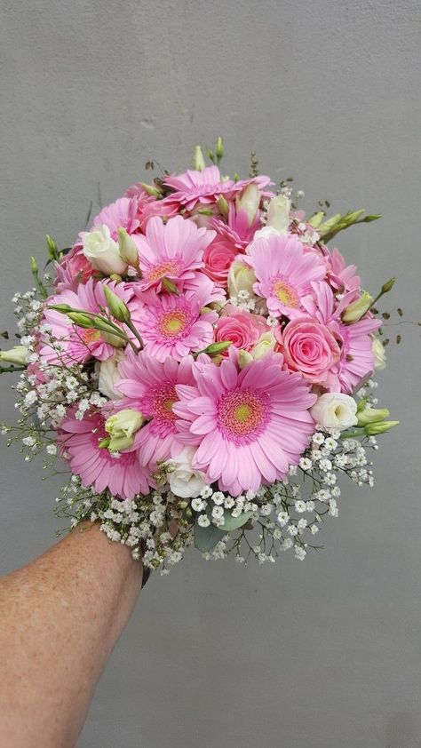 Pink Homecoming Flowers, Pink Hoco Flowers, Hoco Flowers Bouquet, Prom Bouquet Ideas, Hoco Bouquet, Nosegay Bouquet, Elegant Flower Arrangements, Hoco Flowers, Prom Flowers Bouquet