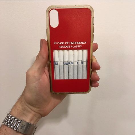 Smoking kills Iphone Case Aesthetic, Rauch Fotografie, Red Iphone Case, Phone Case Quotes, Case Aesthetic, Quote Iphone, Plastic Phone Case, Transparent Phone Case, Puff And Pass