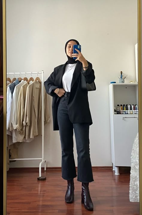 Fancy Hijabi Outfits, Blazer And Boots Outfit, Formal Hijab Outfit, Fashion Boots Outfits, Black Blazer Outfit, Head Scarf Styles, Hijabi Fashion Casual, Stylish Winter Outfits, Casual Hijab Outfit