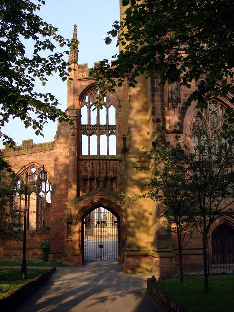 Coventry Aesthetic, English Cathedrals, Coventry Homes, Coventry Cathedral, Coventry England, Places In England, Lady Godiva, Coventry City, Uni Room