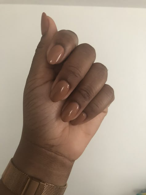 Nail Polish Colors Black Women, Brown Nails On Tan Skin, Brown Nails Plain, Neutral Nails For Brown Skin, Brown Nails On Brown Skin, Brown Girl Nails, Overlay Nails Natural, Nails On Dark Skin Hands, Nails For Darker Skin Tone