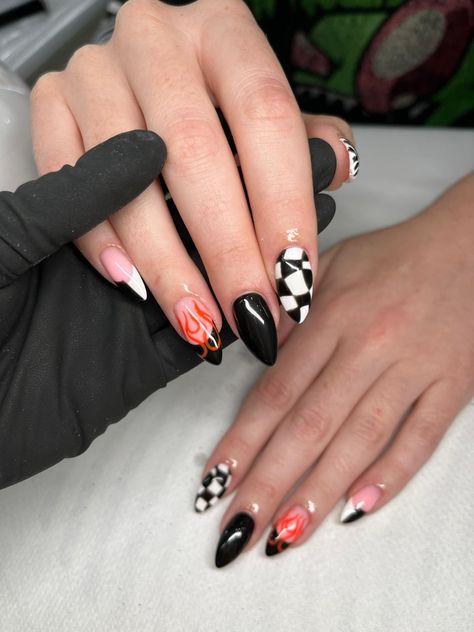 Checkered Flame Nails, Flame And Checkered Nails, Car Show Nails, New York Nail Ideas, Car Themed Nails, Checkered Flag Nails, Hot Wheels Nails, Lightning Mcqueen Nails, Race Car Nails