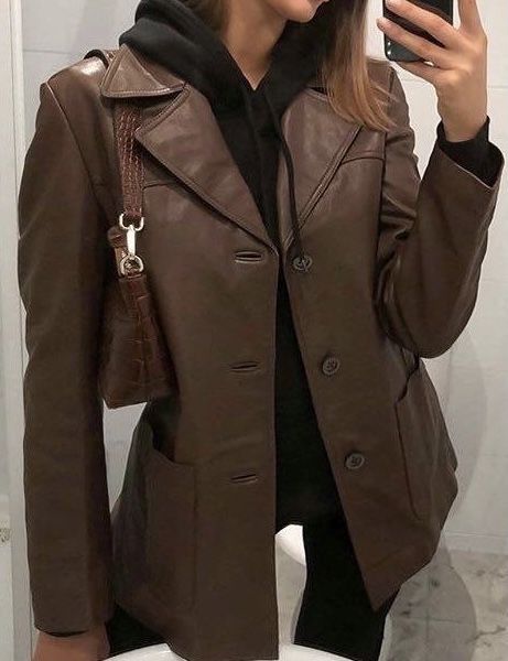 Buisness Outfits, Brown Leather Blazer, Aesthetic Overalls Outfit, Class Outfits, Leather Jacket Outfit, Jacket Outfit Women, Overalls Outfit, Preppy Sweater, Dress Work