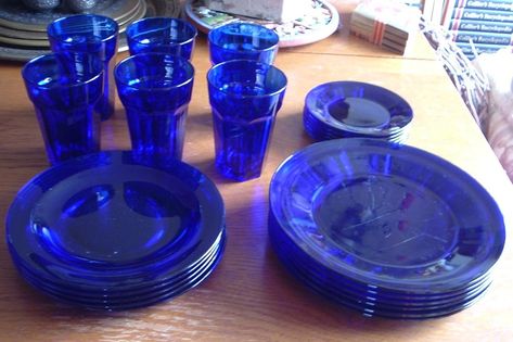 Cobalt blue glass dishes (morning) | Libbey Duratuff glass d… | Flickr Glass Dinner Set, Cobalt Blue Decor, Cobalt Glassware, Blue And White Dinnerware, Blue Items, Blue Dinner, Kitchen Blue, Colbalt Blue, Blue Dishes