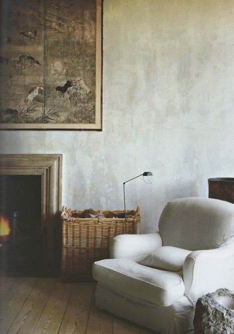 Color, texture of this wall good for fireplace  John Saladino Paint | From Axel Vervoordt's book, Timeless Interiors Bike Workshop, Lime Wash Walls, Coat Wall, Washing Walls, Rustic Flooring, Casa Country, Room Deco, Garage Gym, Top Ideas