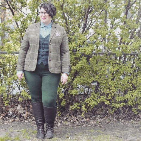 Nonbinary Clothes, Plus Size Nonbinary Fashion, Plus Size Androgynous Fashion, Androgynous Formal Wear, Butch Outfits, Plus Size Dark Academia, Androgynous Fashion Plus Size, Fall Business Attire, Women Business Attire