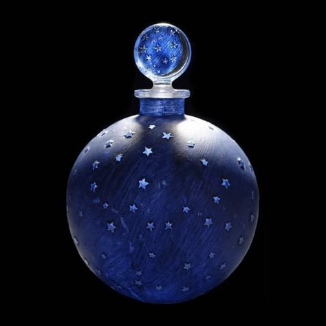 1920s Perfume, Dream Walker, Lalique Perfume, Lalique Perfume Bottle, Orris Root, House Of Worth, Perfume Bottle Design, Ivy House, Lalique Crystal