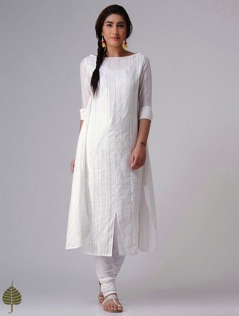 White Kurti Outfit, White Kurti Designs, Kurti Outfit, White Kurti, Indian Kurti Designs, Kurta Patterns, Churidar Designs, Long Kurta, Kurta For Women