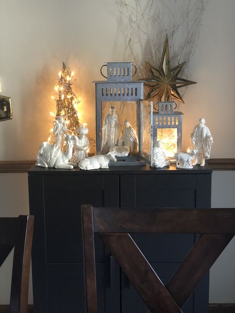 Tabletop Nativity Scene Display, Glass Nativity Scene Display, Small Nativity Set Display Ideas, Farmhouse Nativity Scene Display, Nativity Table Decorations, Manger Scenes Nativity Diy Indoor, White Nativity Scene Display, Navity Scene Display Ideas, Nativity Table Decor